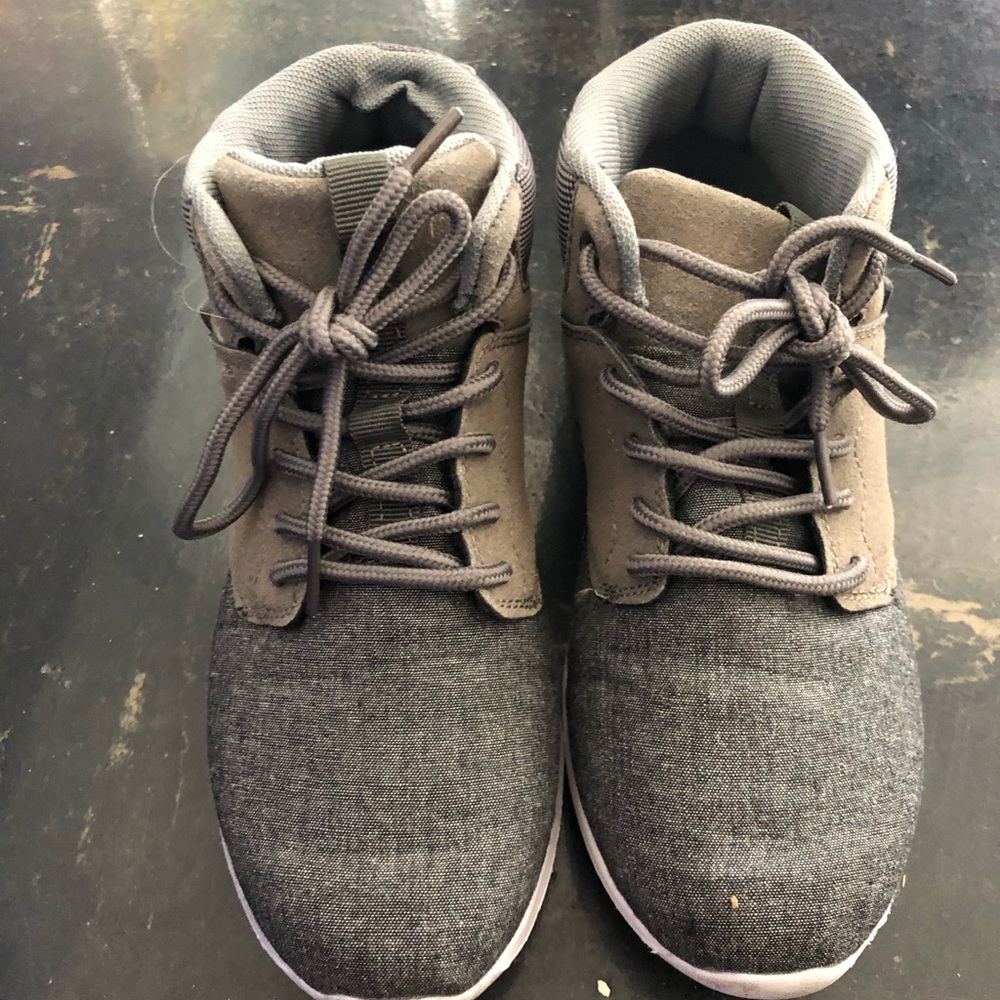 Boys sneakers/boot